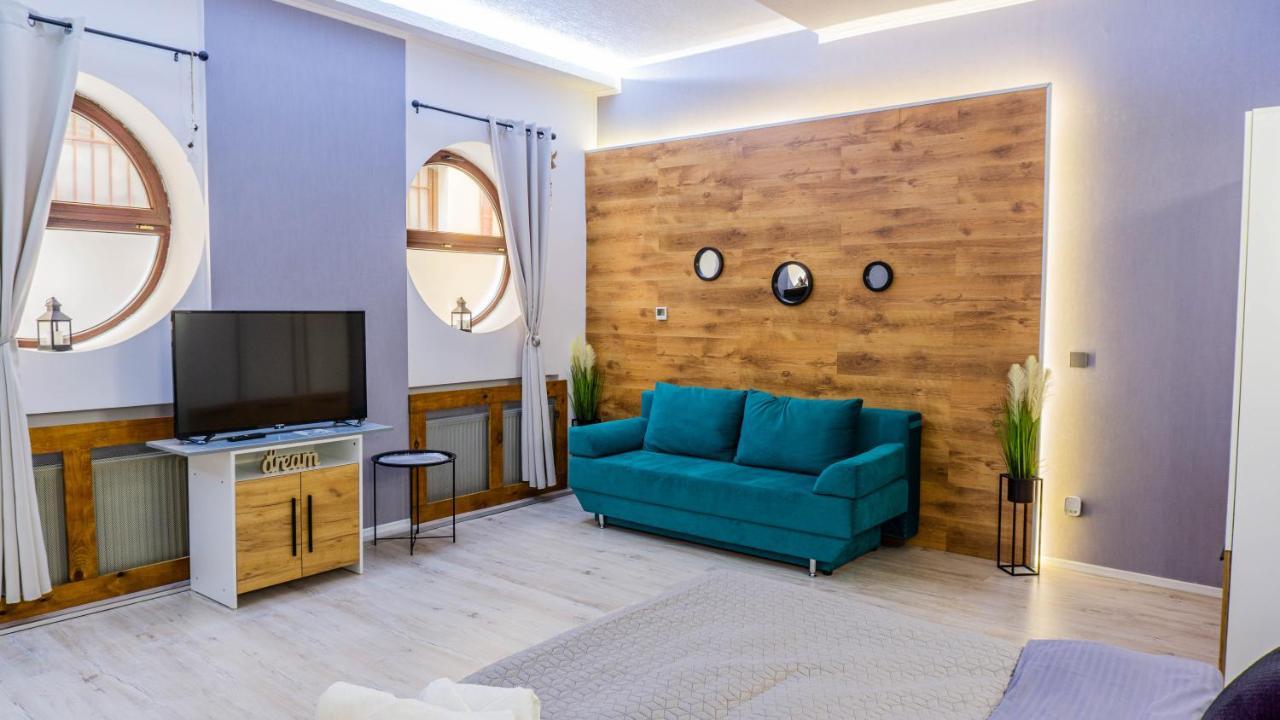 Koa - Inside Old Town Appartamento Braşov Esterno foto